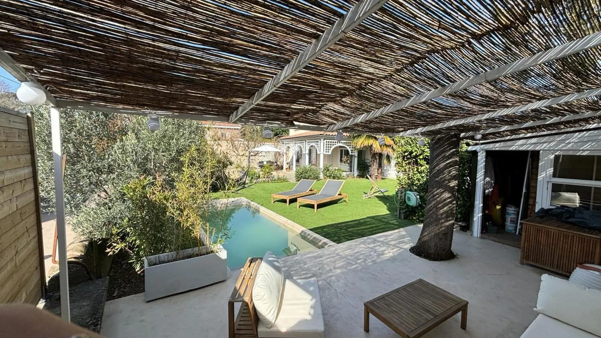Willa Louisiane- House with swimming pool Écully 0*,